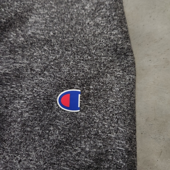 Champion outfit - Picture 3 of 8